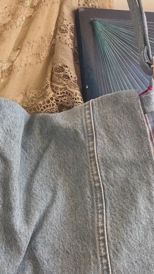 סרטון של תיק צד Tribal eyes Denim מג׳ינס עם עיטורים צבעוניים
