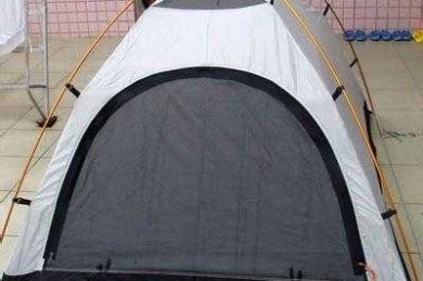 野外自制简易帐篷（帐篷搭建方法）